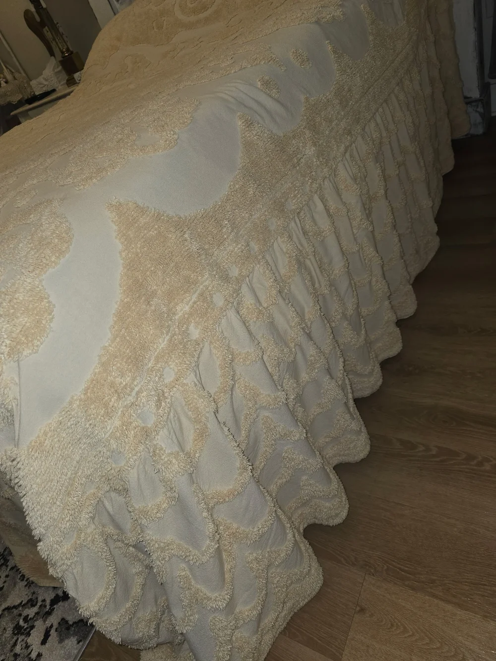 Lamont Limited, Cream Tufted Vintage Chenille Bedspread